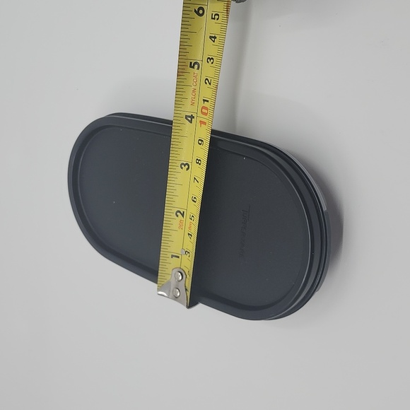 Tupperware 1/2 oval New - Picture 7 of 7